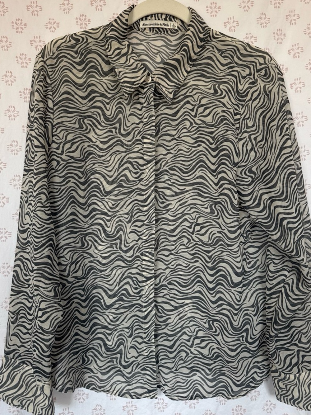 Abercrombie & Fitch Black and White Zebra-Stripe Button-Up Shirt